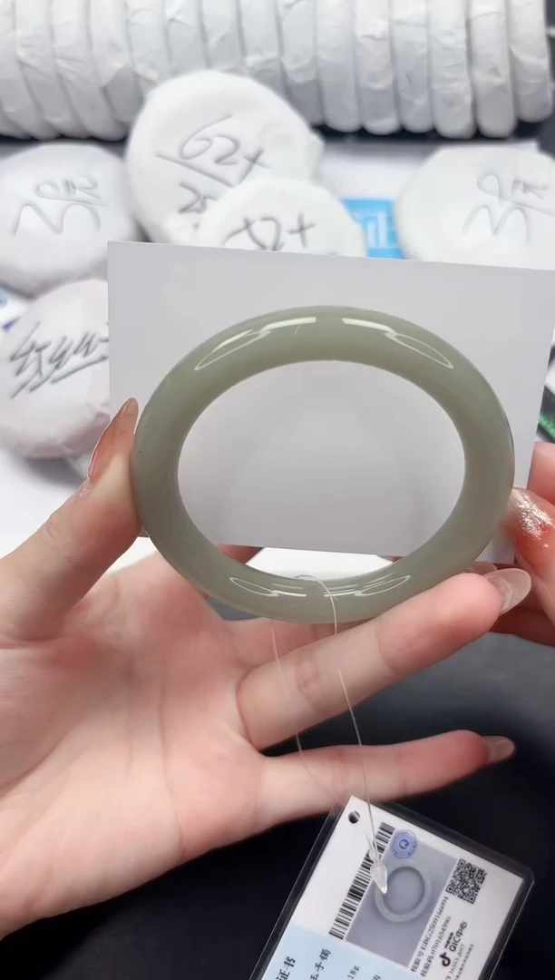 未镶嵌手镯石英质玉152-59.8DY