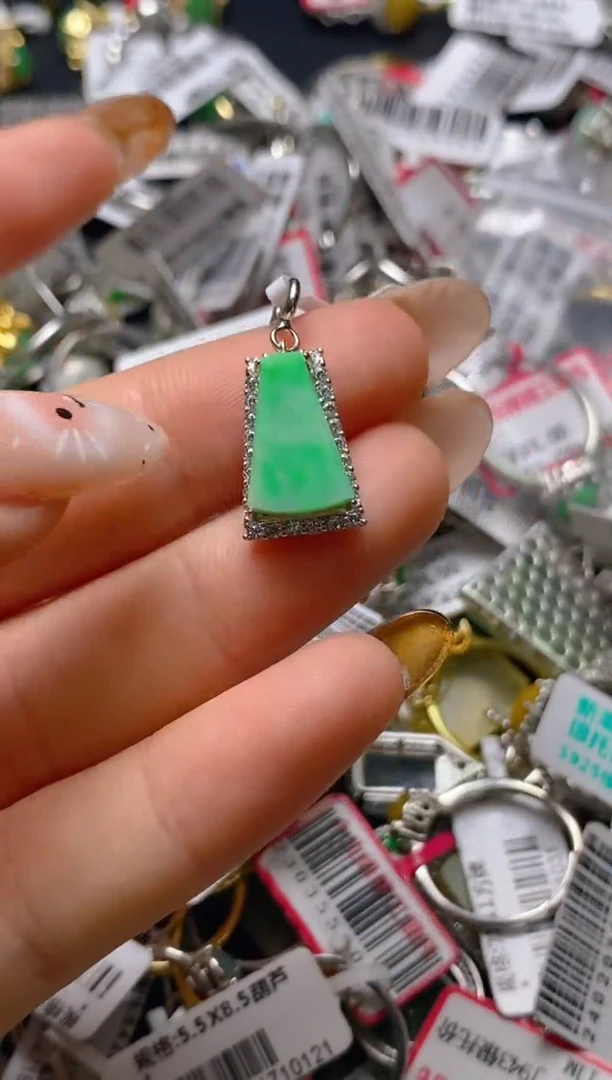 银S925镶嵌戒指翡翠百内无证书