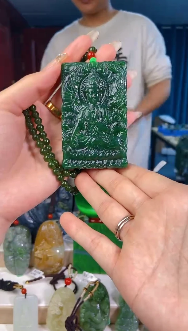 和田玉未镶嵌颈饰1