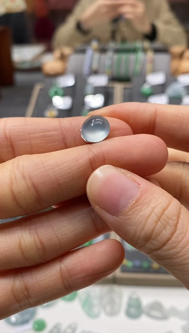 颈饰未镶嵌翡翠蛋面