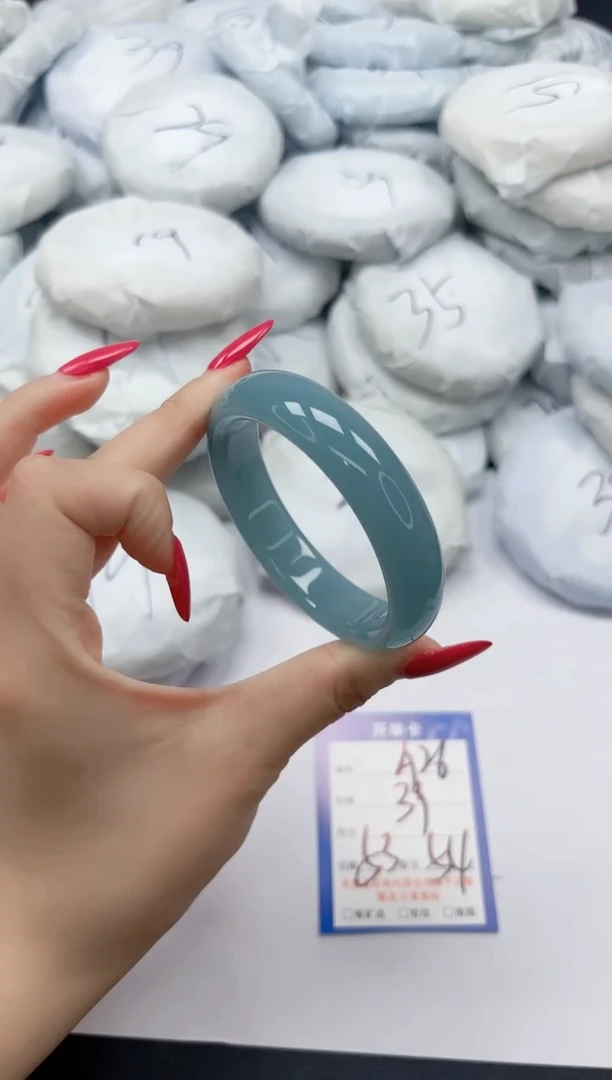 未镶嵌手镯石英质玉A26/5354