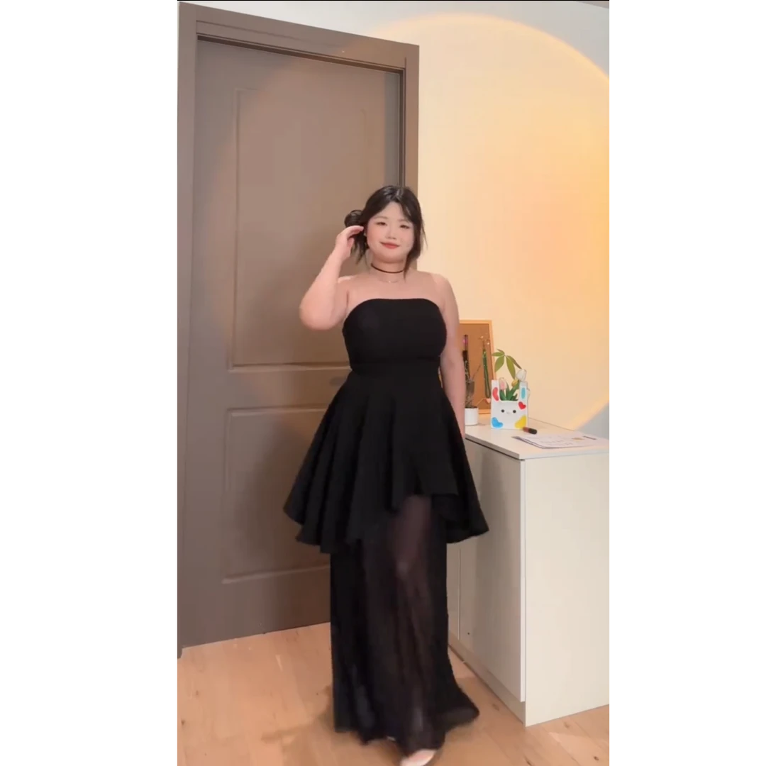 黑色大码抹胸连衣裙设计感显瘦遮肚子胖MM网纱拼接网红爆款一字肩