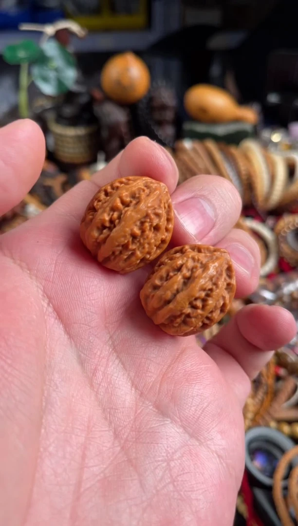 文玩核桃吊坠王胖子文玩工作室珊瑚纹鸡心