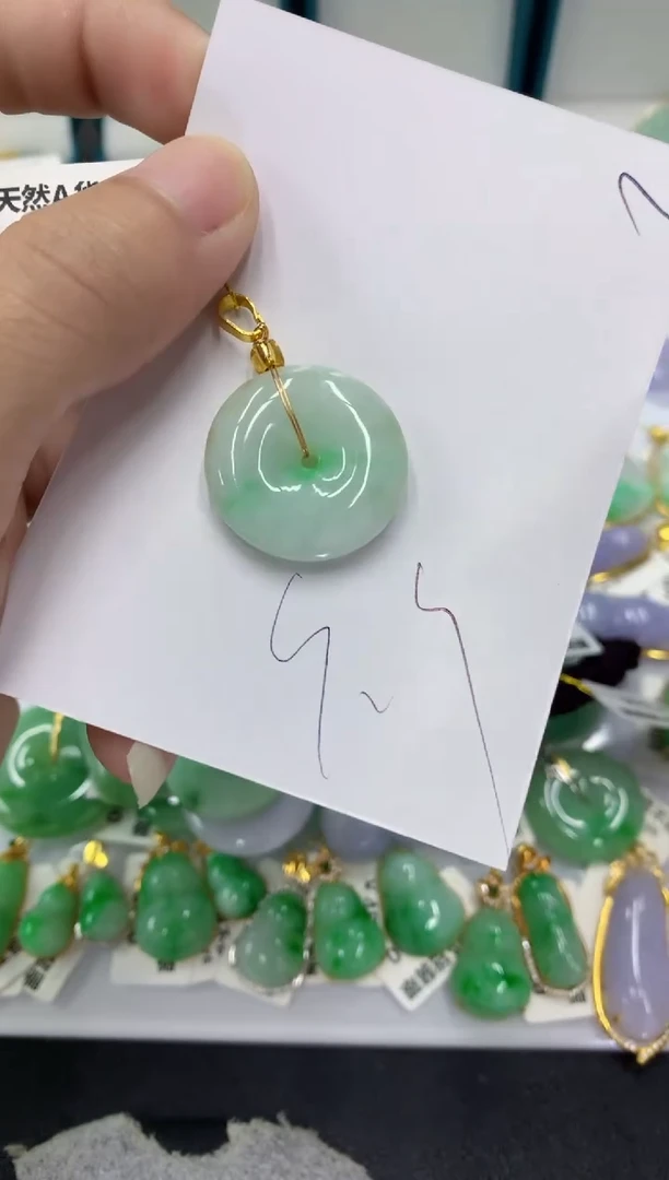 【闪购商品】翡翠颈饰未镶嵌翡翠