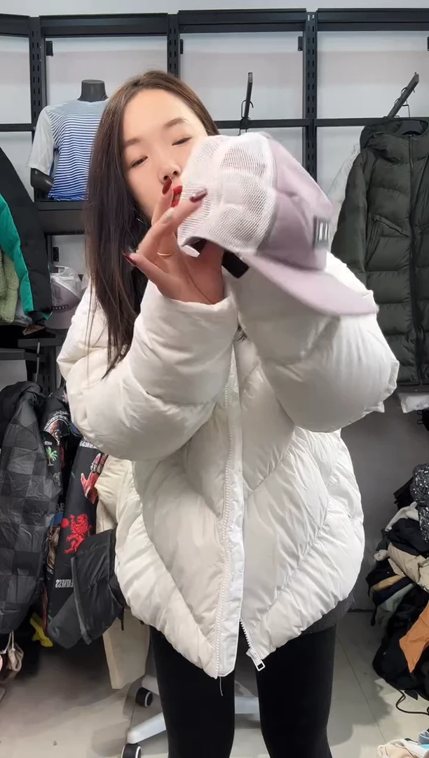 2081 闪购编码  运动卫衣裤以直播间过款为准 尺码  ·  帽子