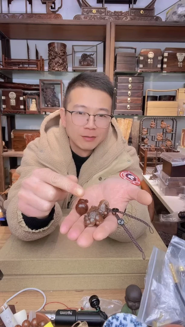 【闪购商品】乌木类书架331小叶紫檀龙头葫芦+贡木唐马+谛听