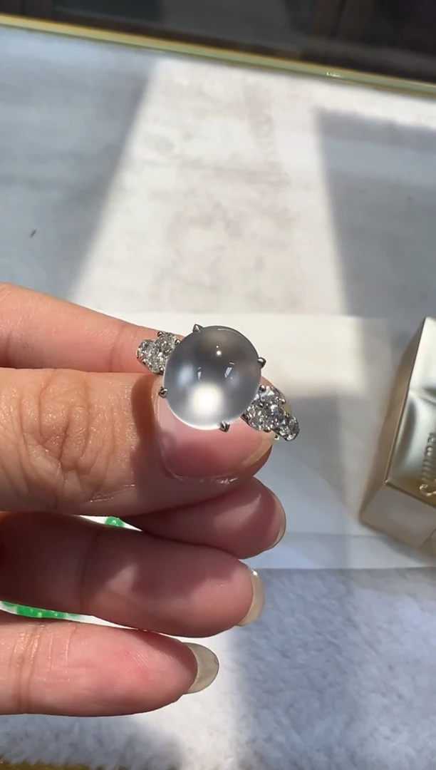 18K金镶嵌戒指翡翠狗*B287|88000