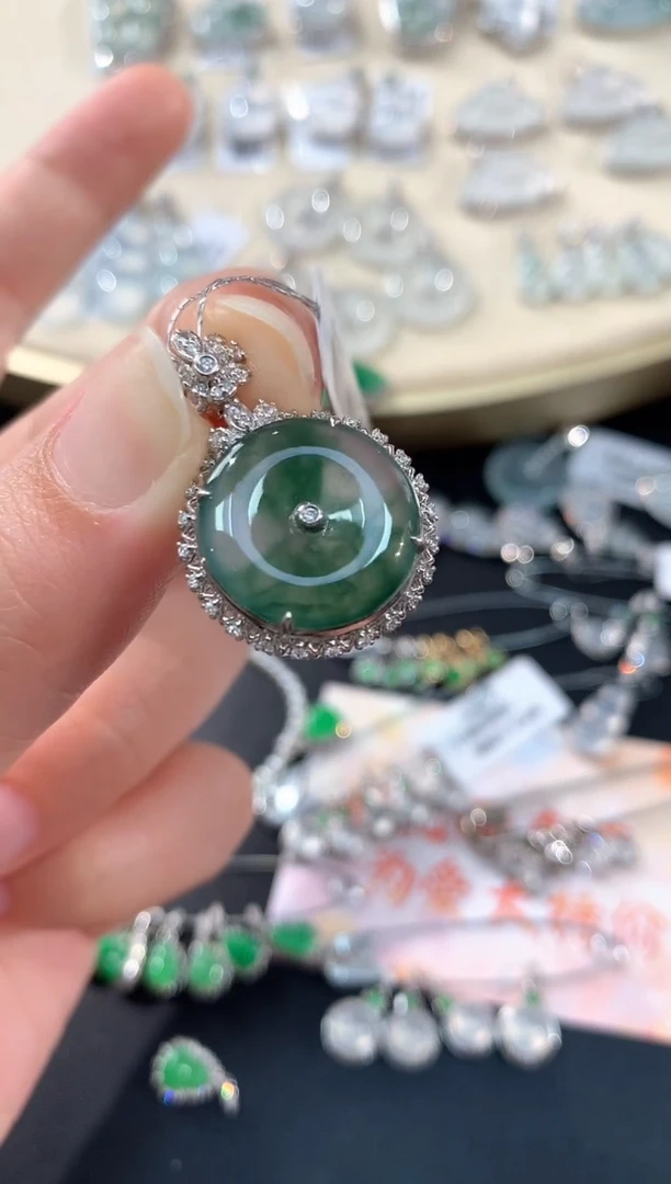 翡翠18K金镶嵌吊坠(不含链)A200|6980