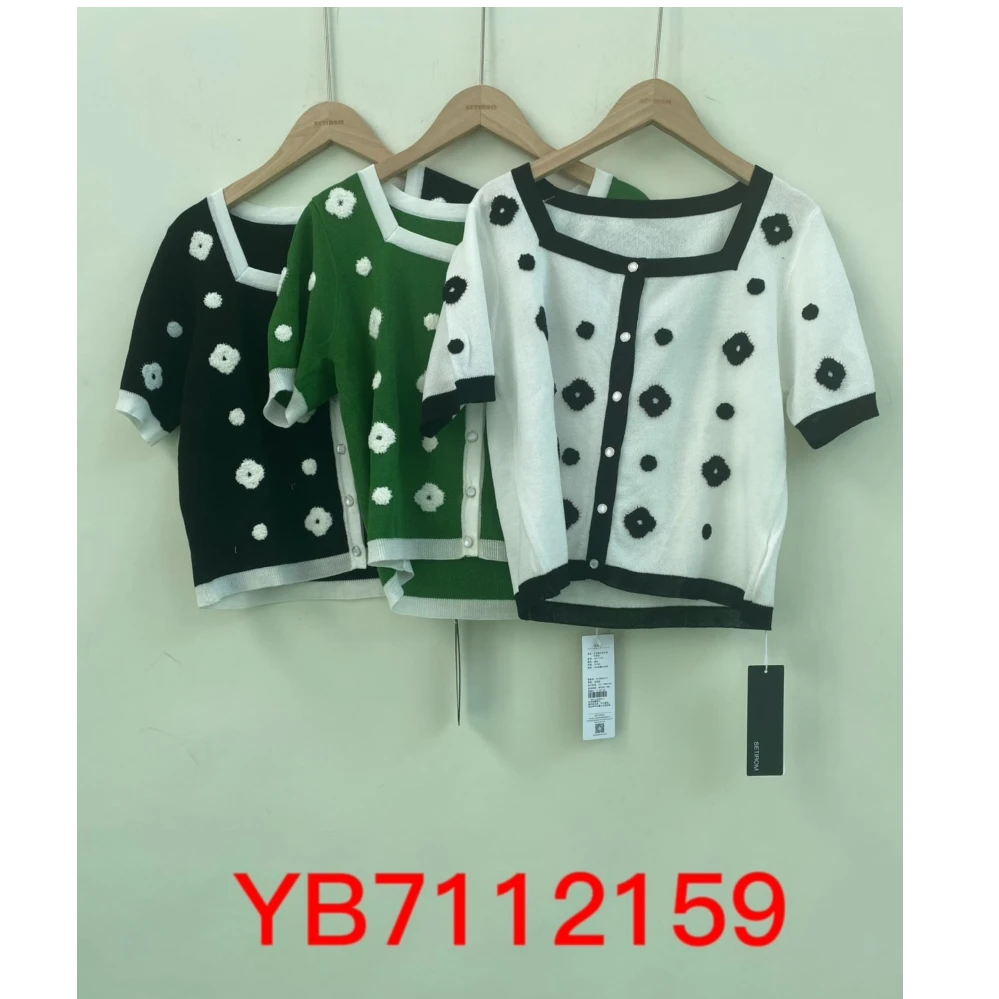【专场PO价】西町村屋文艺感花朵方领针织衫开衫外套YB7112159
