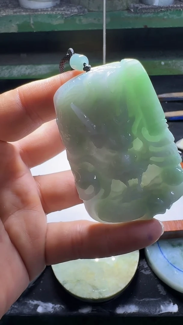 颈饰未镶嵌翡翠爱*龙牌