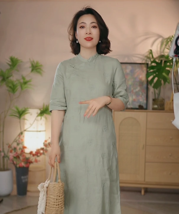 【风日晴和】2025春夏新款民族风亚麻文艺原创刺绣中式斜襟改良旗袍
