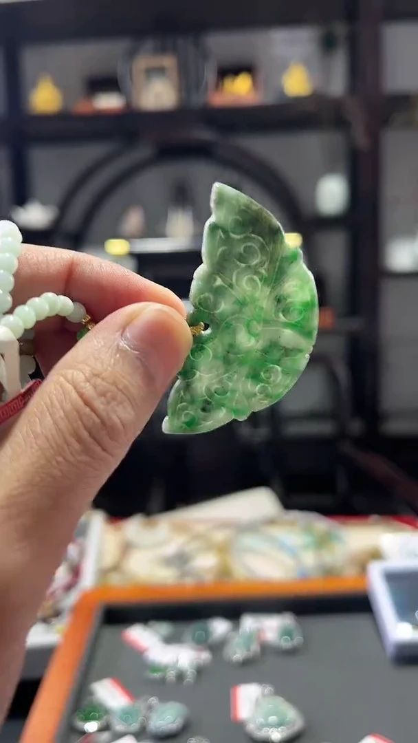 颈饰未镶嵌翡翠翡翠蝴蝶吊坠