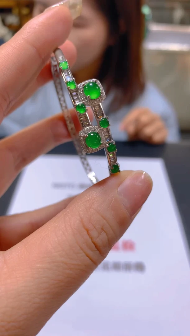 未镶嵌手链翡翠多样性发一