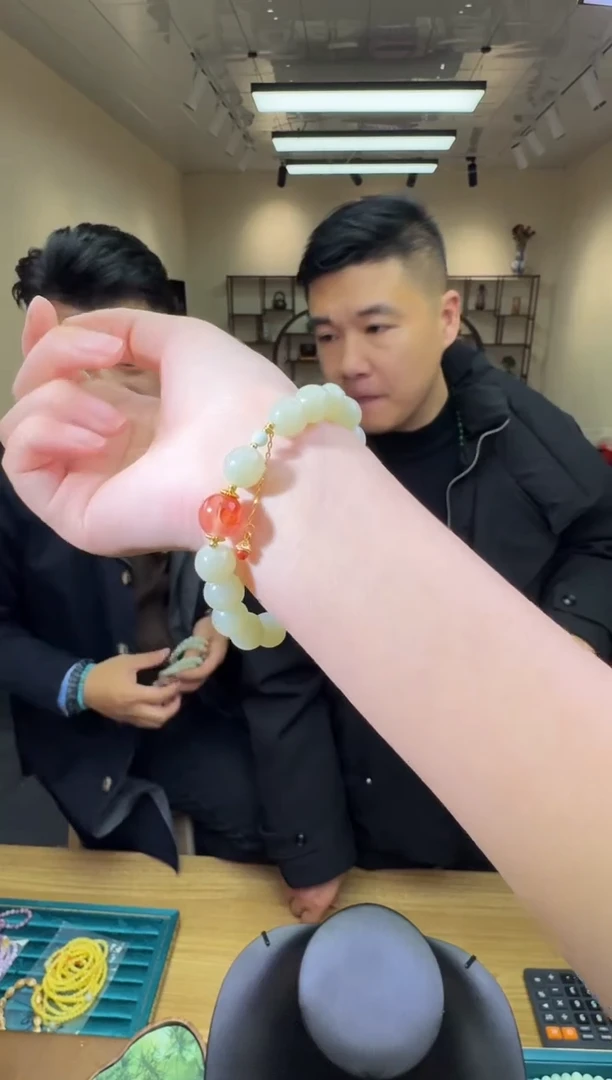 未镶嵌手链和田玉多样性发一件 464