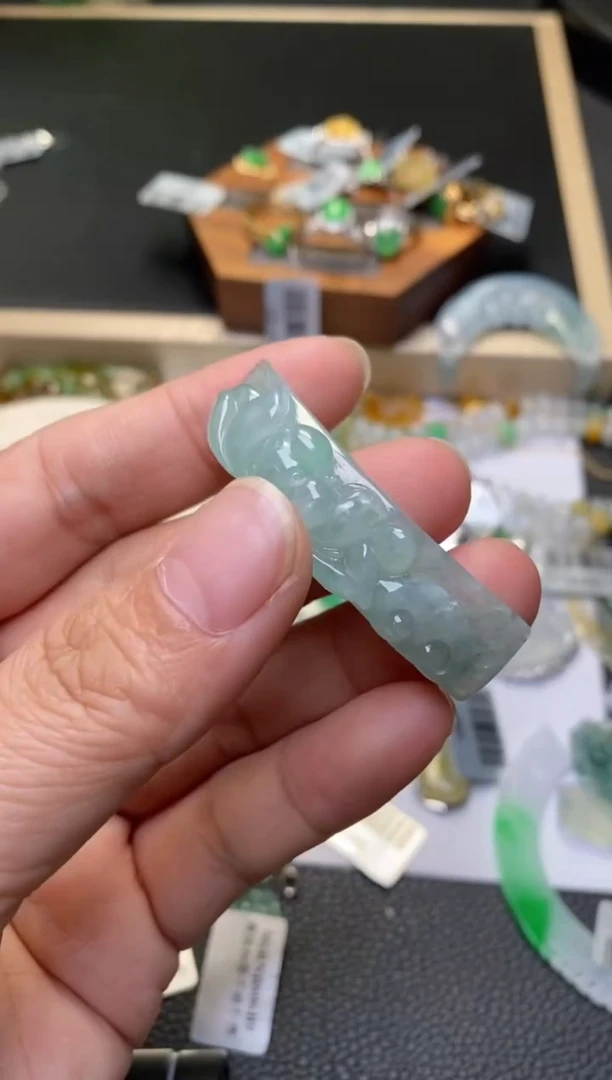 颈饰未镶嵌翡翠净货31697