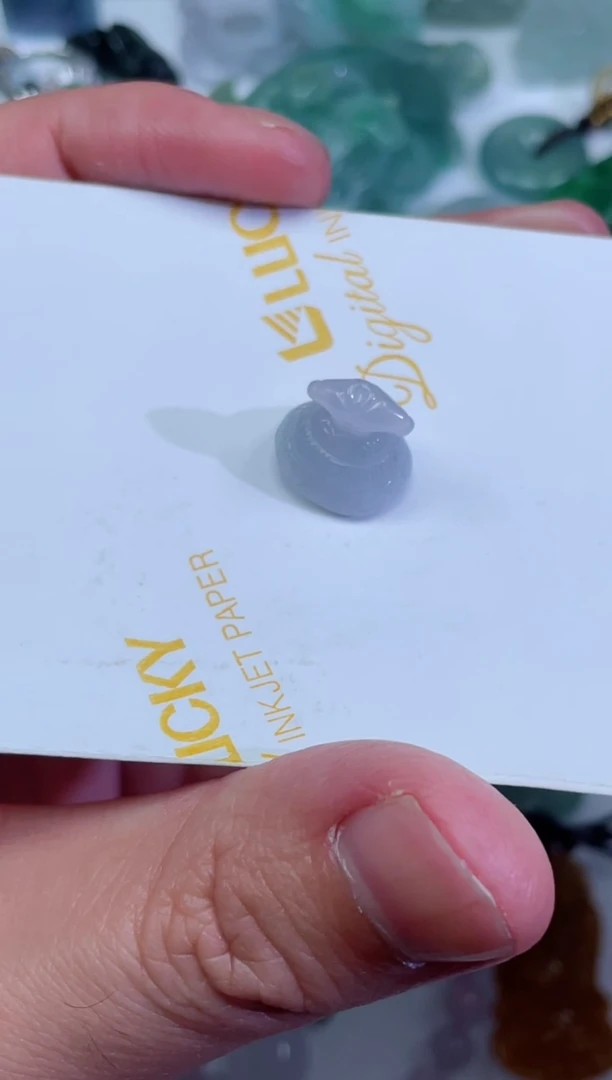 【闪购商品】翡翠颈饰未镶嵌小裙裙