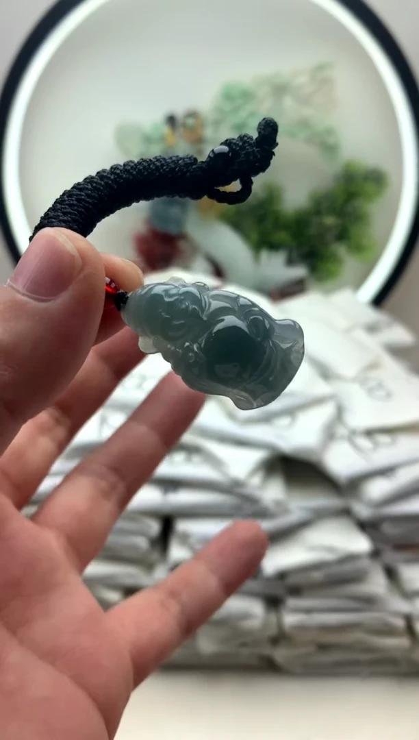 颈饰未镶嵌翡翠小财神