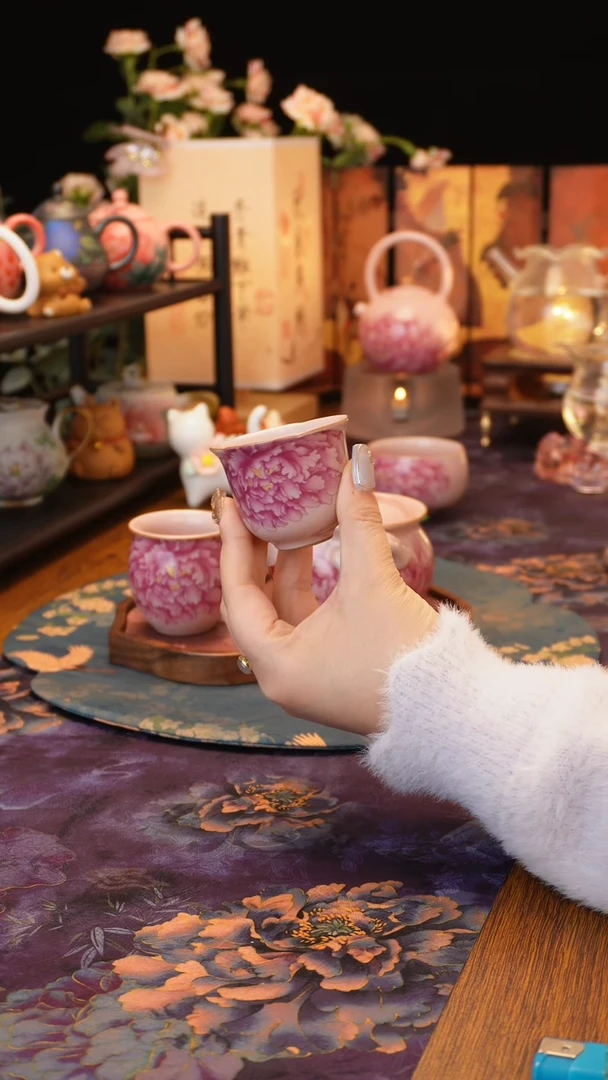 【闪购商品】粉汝牡丹花口杯·····