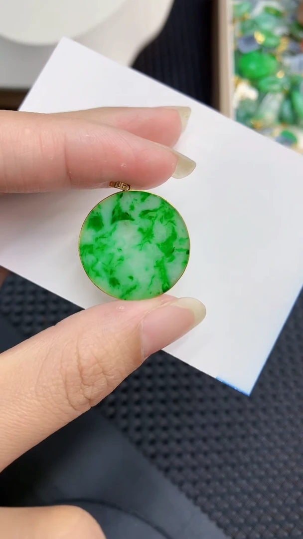 【闪购商品】翡翠颈饰18K金镶嵌            8