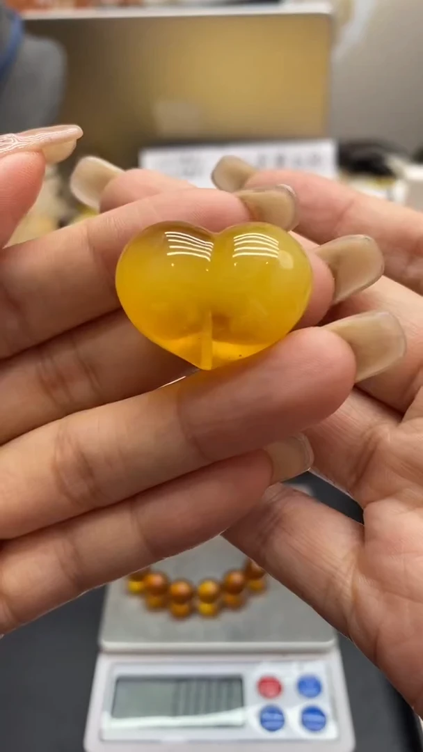 琥珀未镶嵌珠宝奇石1806