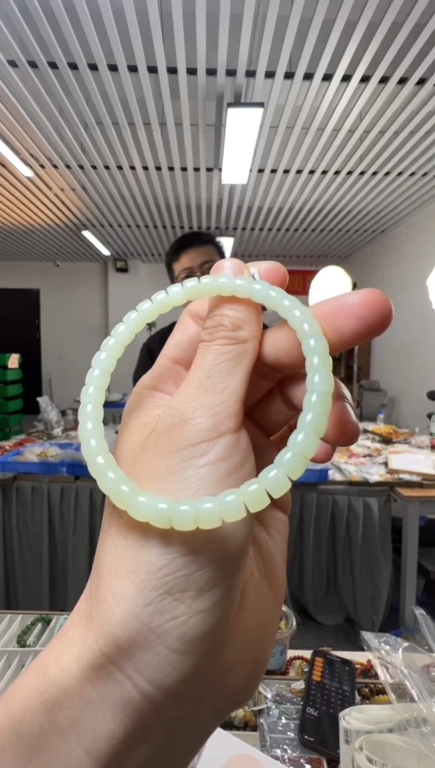 手串未镶嵌和田玉约5*6mm和田玉若羌黄口单圈手串