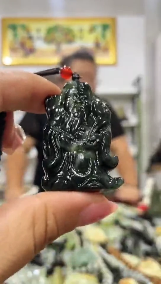 岫玉未镶嵌吊坠