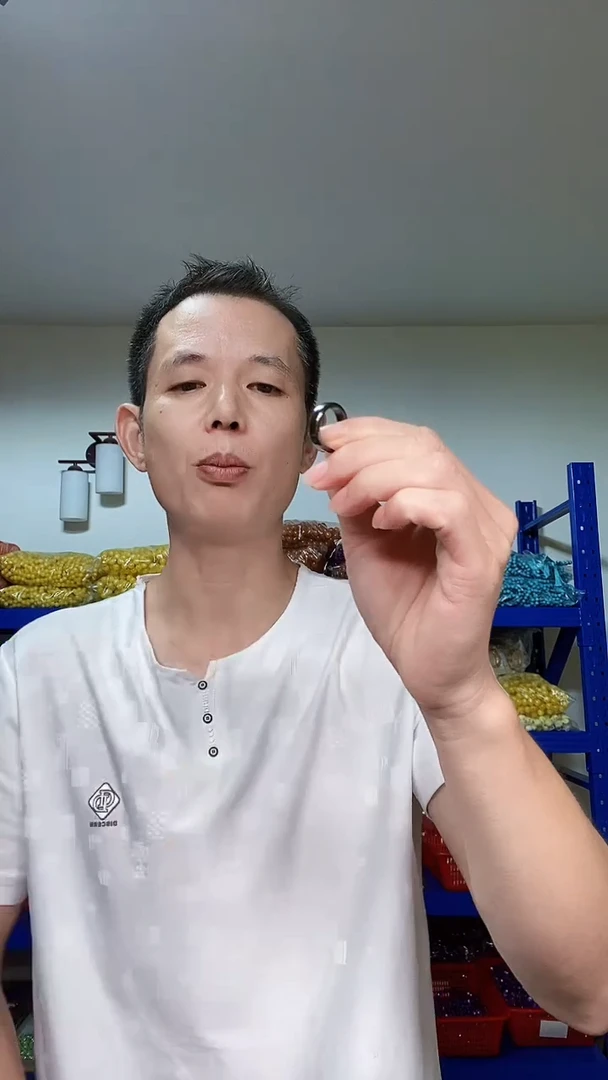未镶嵌颈饰玛瑙/玉髓新疆阿尔泰星陨戒指