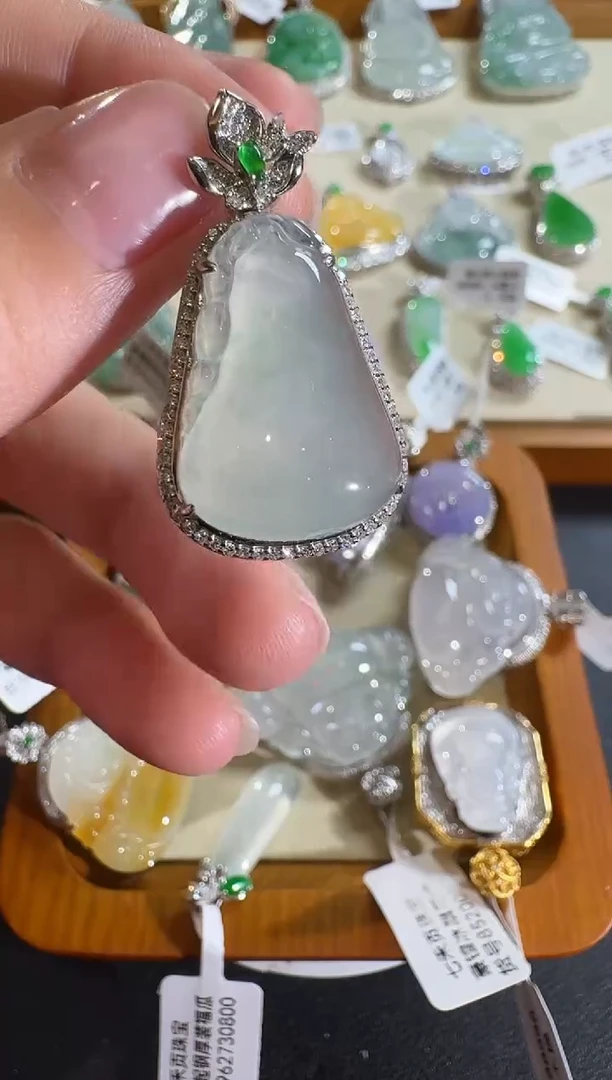 【闪购商品】翡翠吊坠(不含链)18K金镶嵌【源头工厂】钻石镶嵌