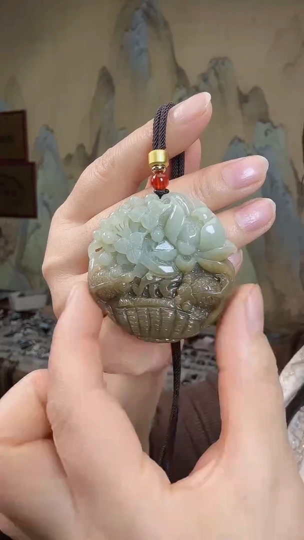 颈饰未镶嵌和田玉.