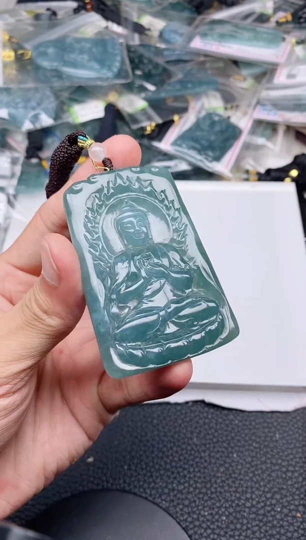 颈饰未镶嵌翡翠