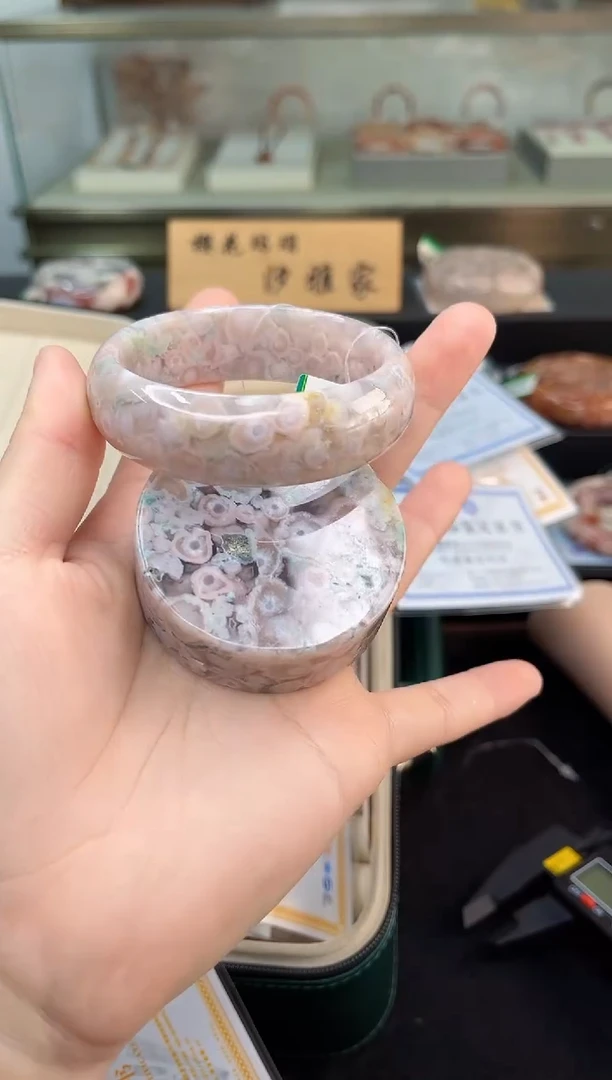 未镶嵌手镯石英质玉55圈口（赠品镯心）2s9625