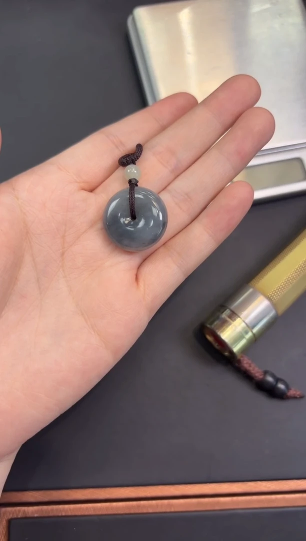 【闪购商品】和田玉吊坠(赠链)未镶嵌若羌微色差吊坠