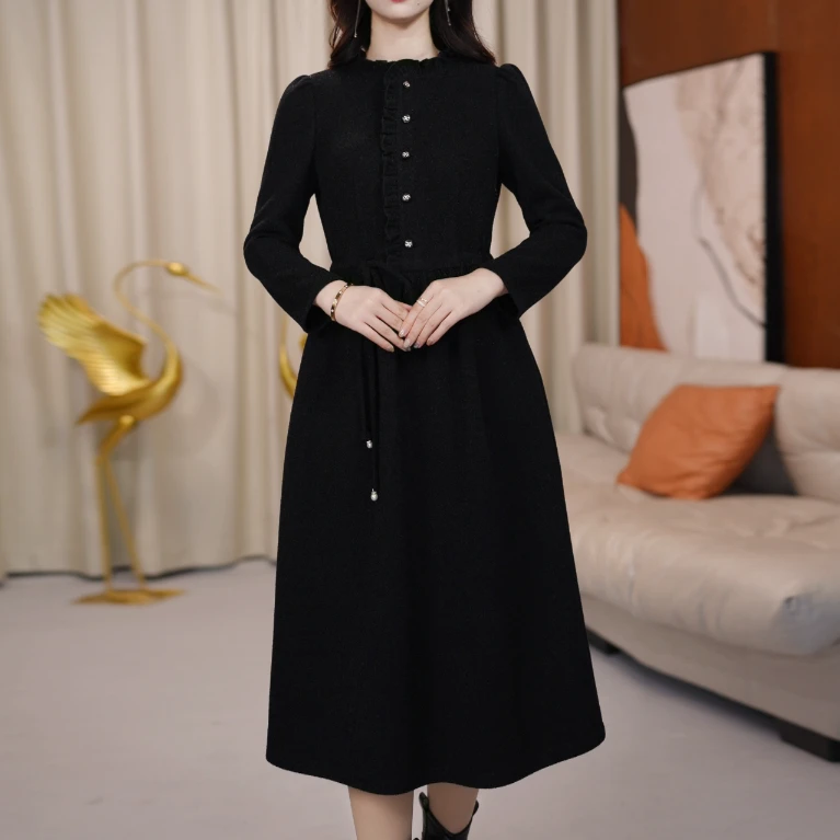连衣裙显瘦气质长袖新款时尚打底中长款秋冬显瘦气质长袖时尚洋气