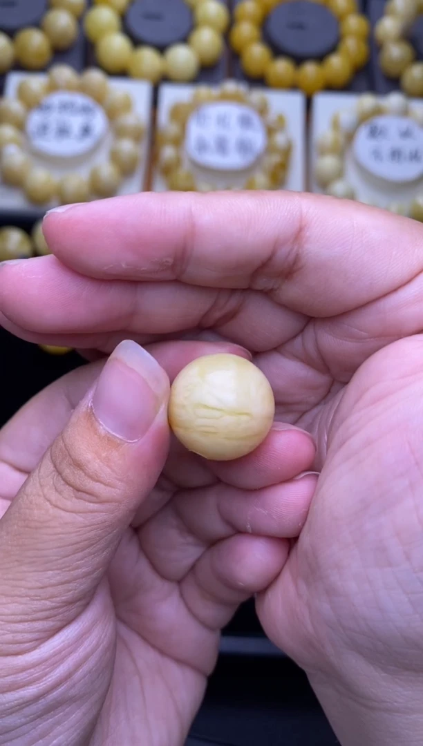 裸石琥珀未镶嵌大小姐珠宝严选130