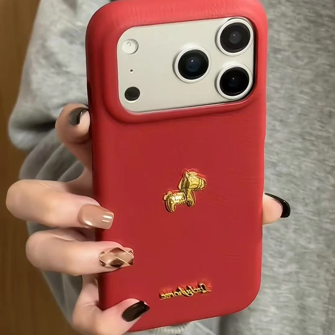 立体金色小马适用iPhone17promax苹果16pro手机壳13/14软壳仿皮纹