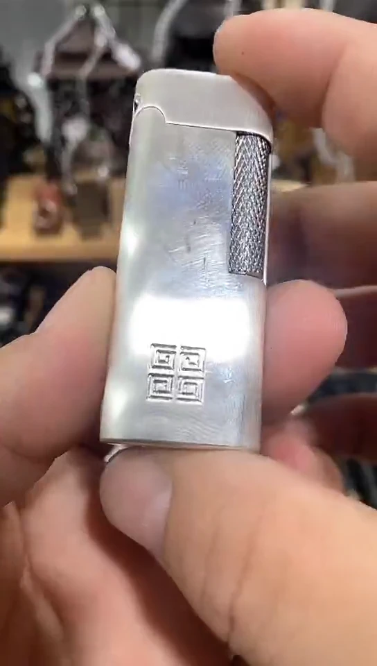 瓷片闪购商品  如图所示