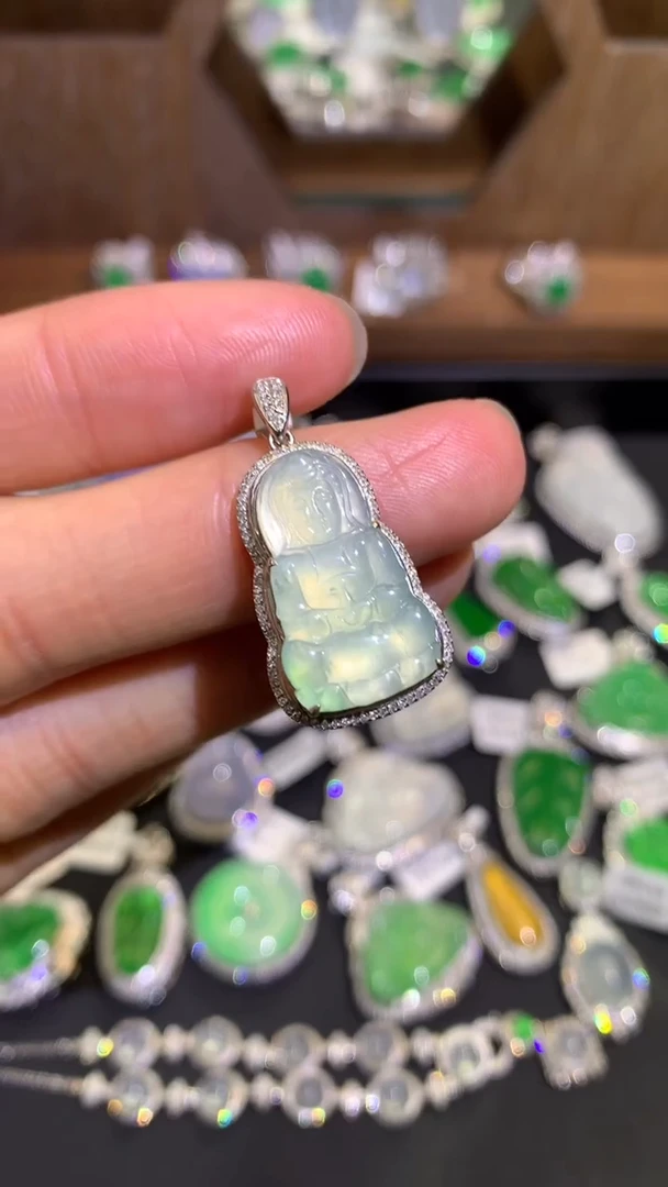 【闪购商品】翡翠吊坠(不含链)18K金镶嵌吊坠