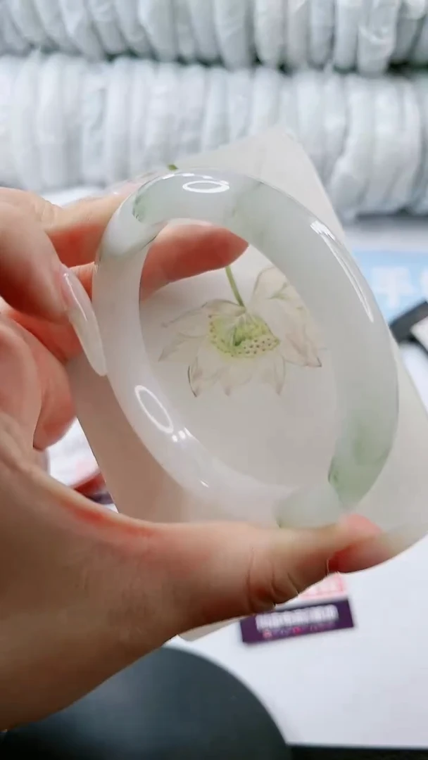 【闪购商品】石英质玉手镯未镶嵌多样性发货L365