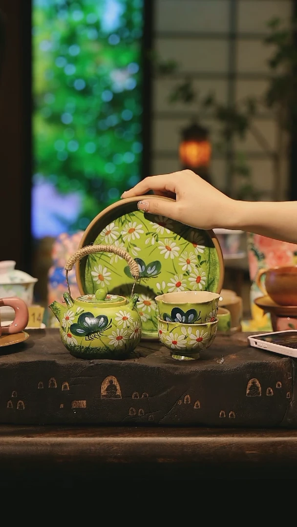 陶瓷一套景德镇高温釉下彩绘设计师款式