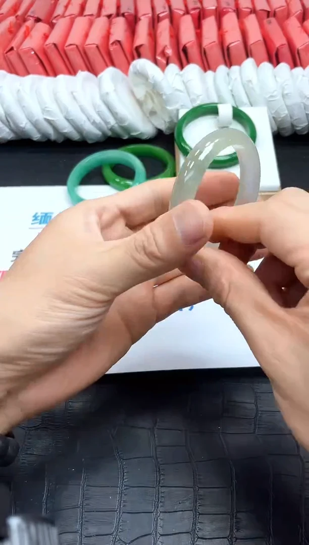 翡翠手镯未镶嵌直播间所见所得！