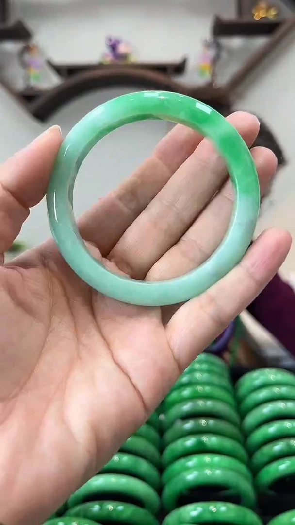 【闪购商品】砖雕a32 圈口58 独货手镯