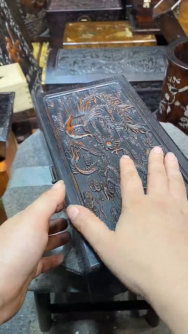 木木雕款盒子一个