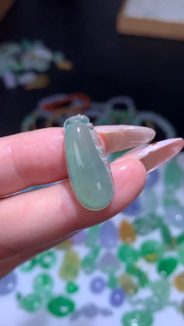 未镶嵌定制翡翠福瓜