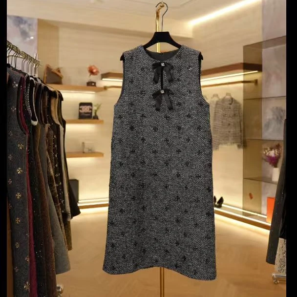 【DQ】复设计师背心连衣裙女2025秋冬季轻奢高级感无袖中长裙JJ027