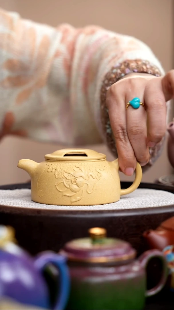 茶壶紫砂本山绿牛盖莲子堆荷