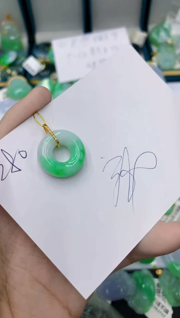 翡翠18K金镶嵌颈饰11111