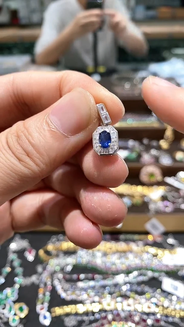 【闪购商品】蓝宝石颈饰银S925镶嵌吊坠