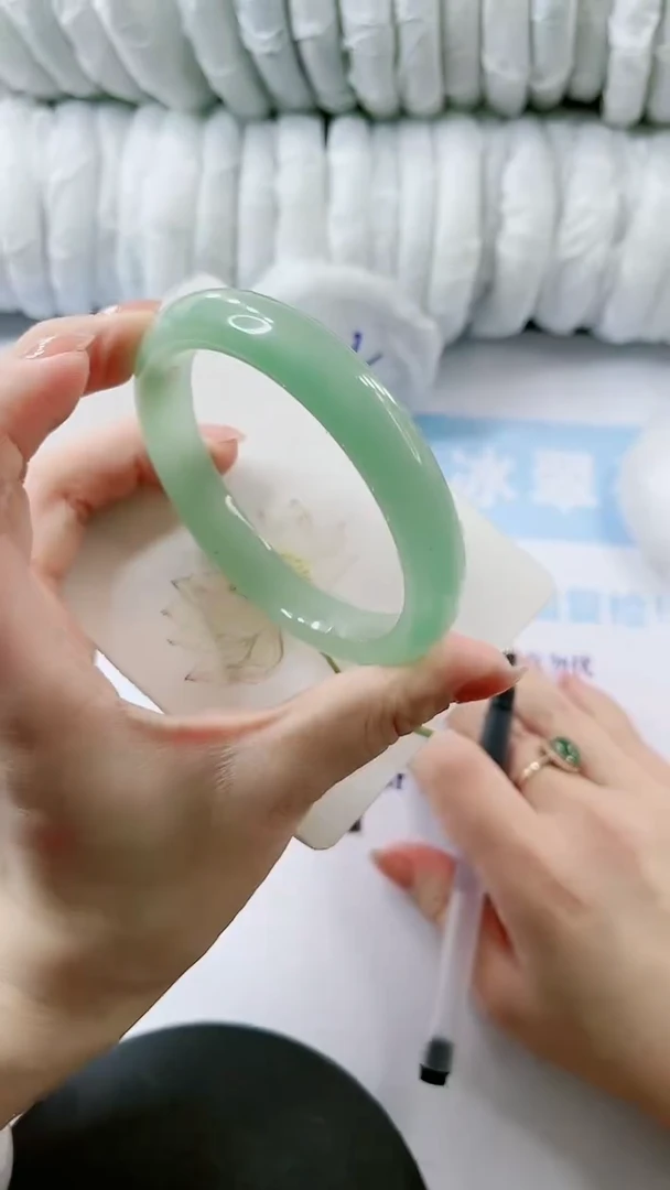 【闪购商品】石英质玉手镯未镶嵌多样性发货V81-64