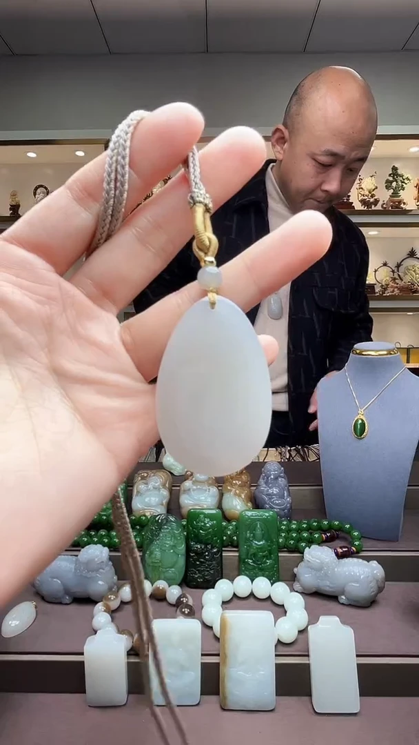 【闪购商品】和田玉颈饰未镶嵌苏