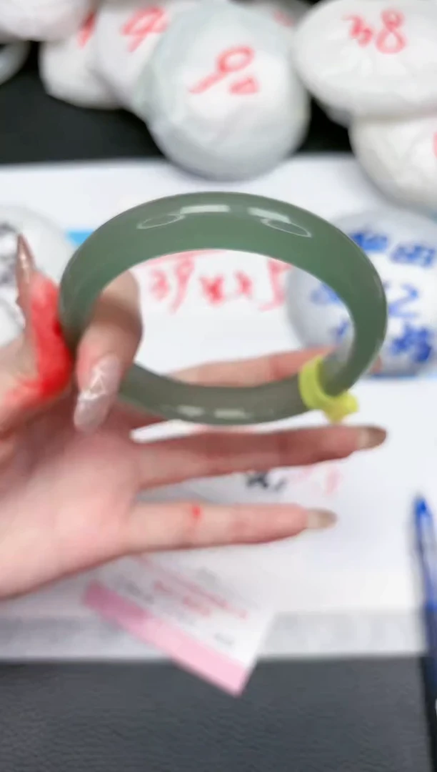 【闪购商品】石英质玉手镯未镶嵌461-62.4